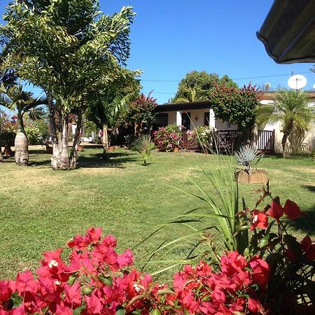 Le Bungalow Des Bougainvilliers Ducos Buitenkant foto