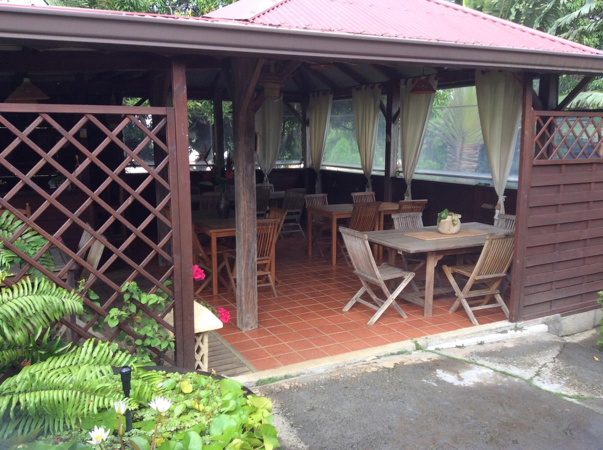Le Bungalow Des Bougainvilliers Ducos Buitenkant foto