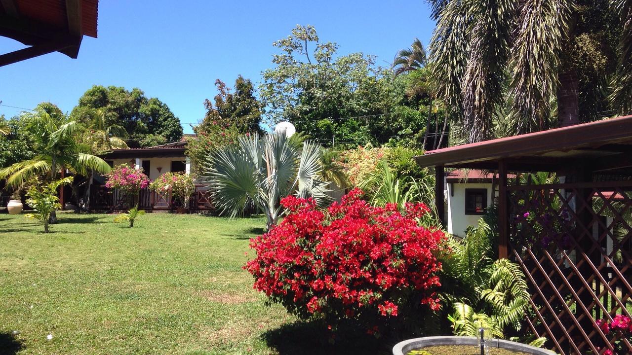 Le Bungalow Des Bougainvilliers Ducos Buitenkant foto